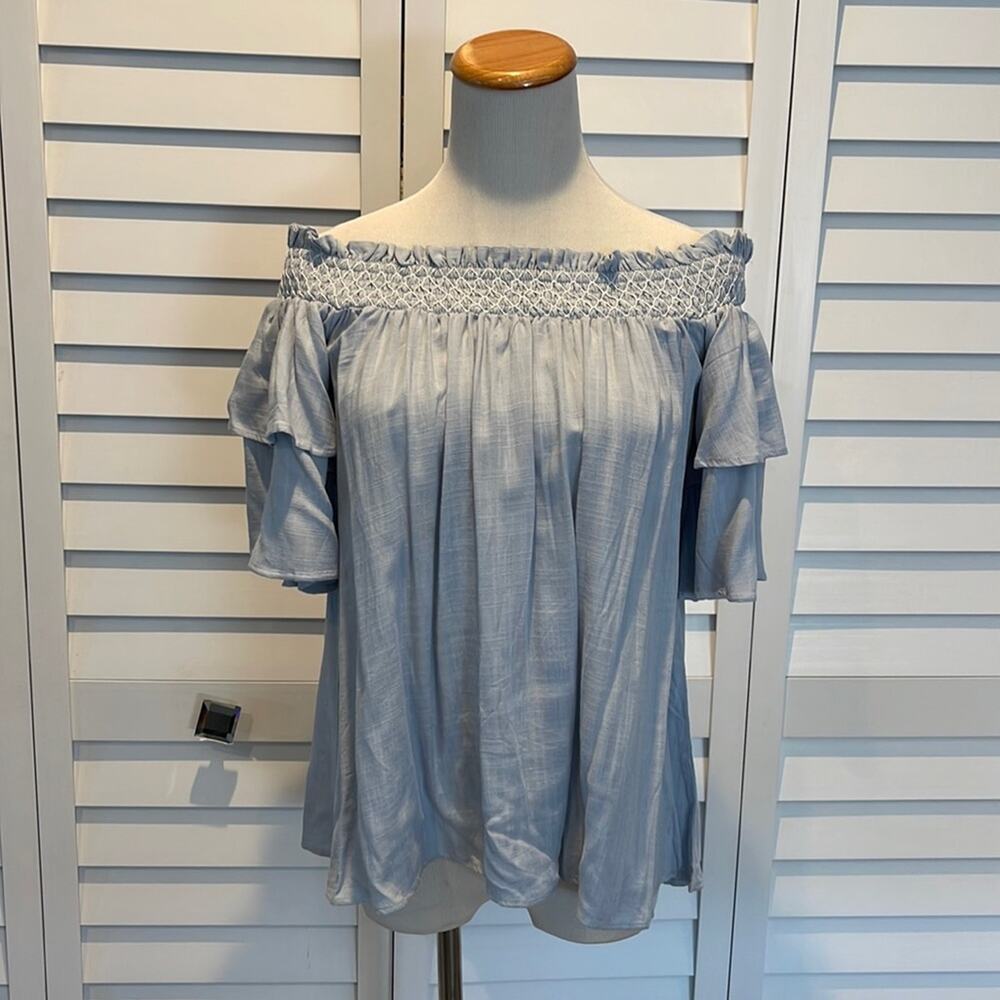 Hot & Delicious Off/on Shoulder Top with much detail and Ruffle Sleeve